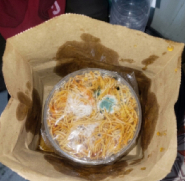 Krishan__Kumar_'s tweet photo. @SwiggyCares ORDER #239748550617407 product delivered in very bad condition https://t.co/97FM3KaiHG