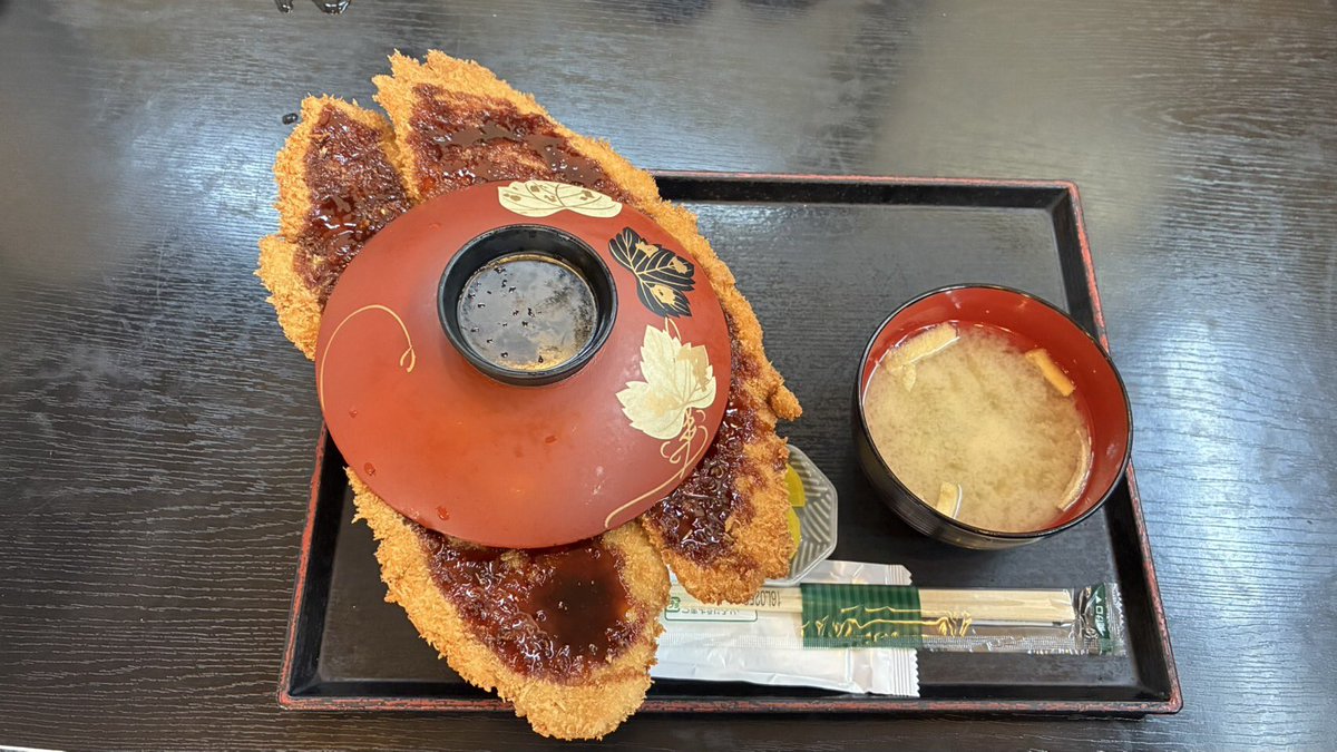 Transcend_Aichi's tweet photo. 昨日ですが・・・
メニューの写真よりデカくないか？笑 https://t.co/dwwAeyon31