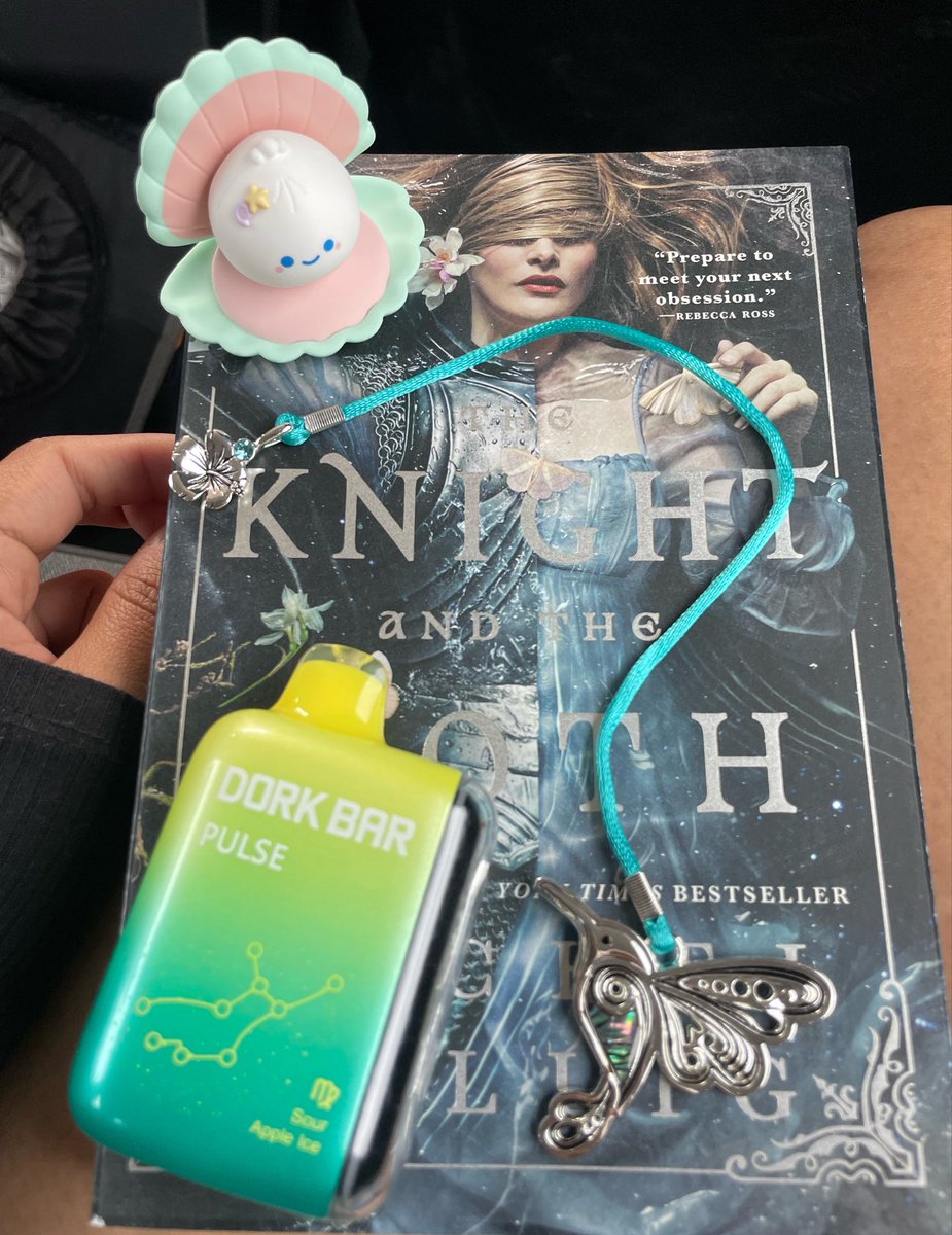 mesocooI's tweet photo. i’m so blued out #mallhaul #favcolor https://t.co/WKF7h0JGOx
