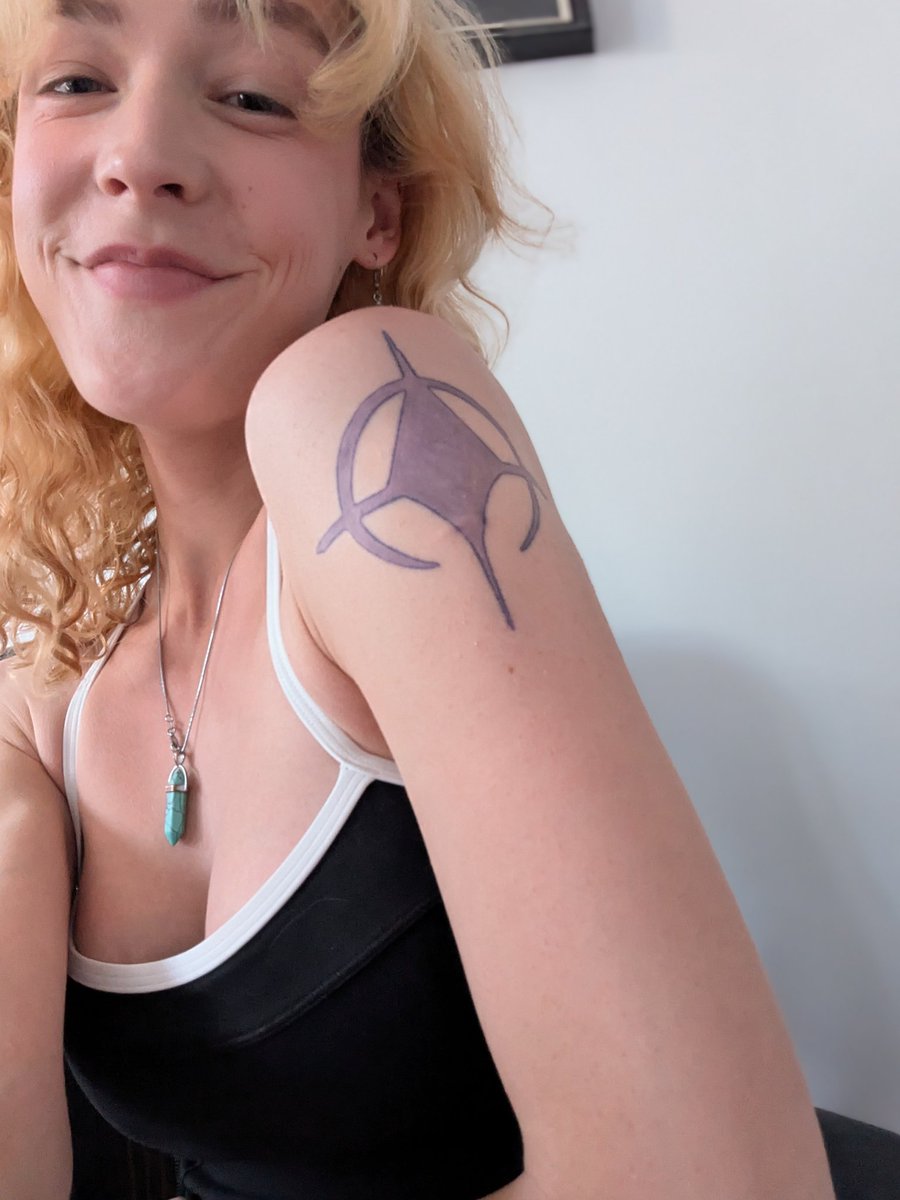 boonewwilliams's tweet photo. Happy Pride from me and Astrid!! Playing such a beautiful trans character on such an incredible show was one of the greatest joys of my life, hence the tattoo to immortalize it! You are loved 🩷🏳️‍⚧️💖 #TheDragonPrince #TheDragonKing #Transgender #Pride #Trans #TDP https://t.co/vKUmcrVba2