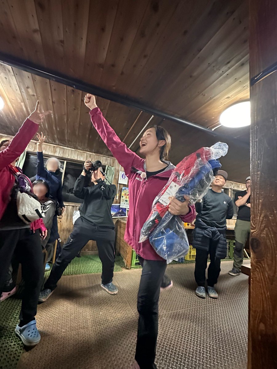ekonoguchi's tweet photo. 赤岳展望荘でじゃんけん大会！
ミレーのザックをかけて本気のじゃんけんだ！！！ https://t.co/dxbXKKRYf3