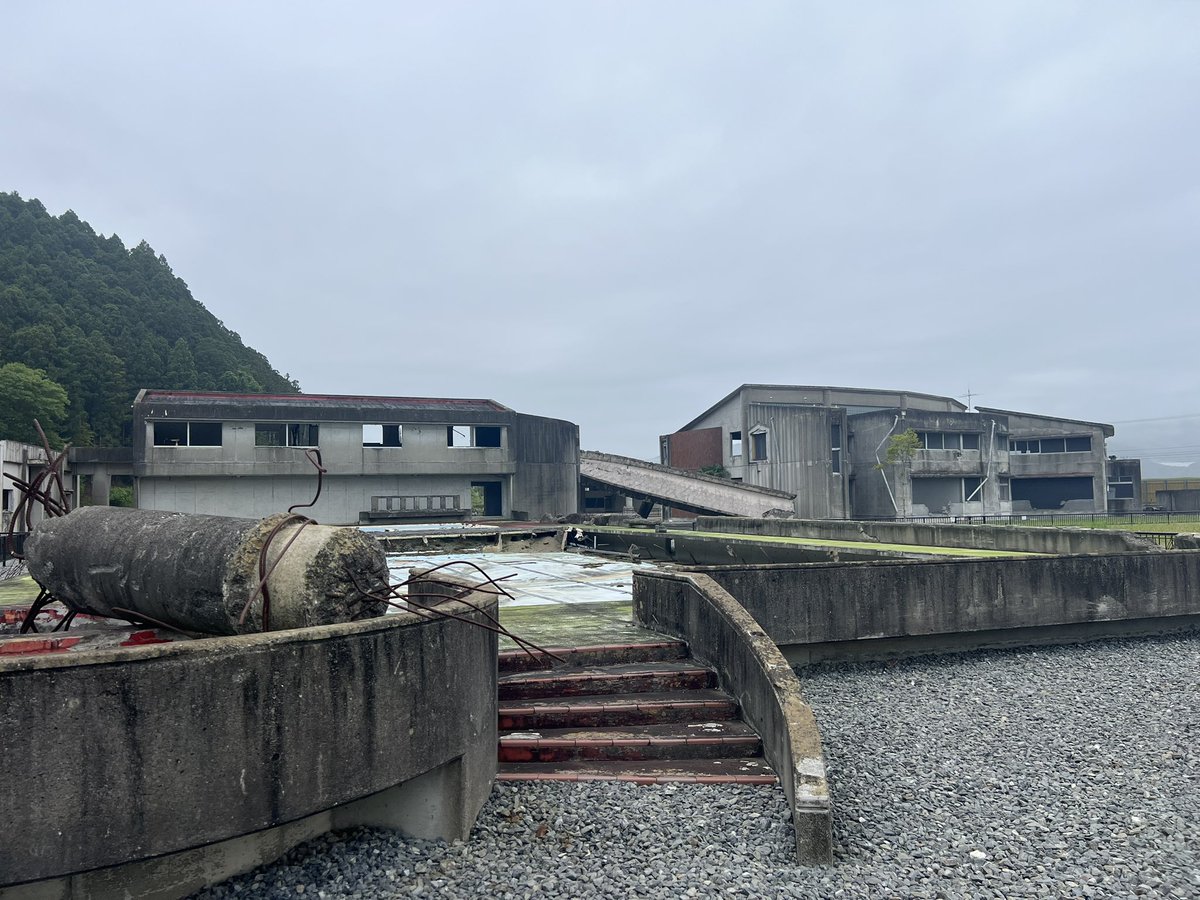 Limuru8168's tweet photo. 仙台行く道中でちょっと寄り道
石巻大川小学校震災遺構に見に来た
やっぱり震災遺構は自分の過去を振り返る為にも見に行くべき場所だな… https://t.co/ntP7Gq9Tcz