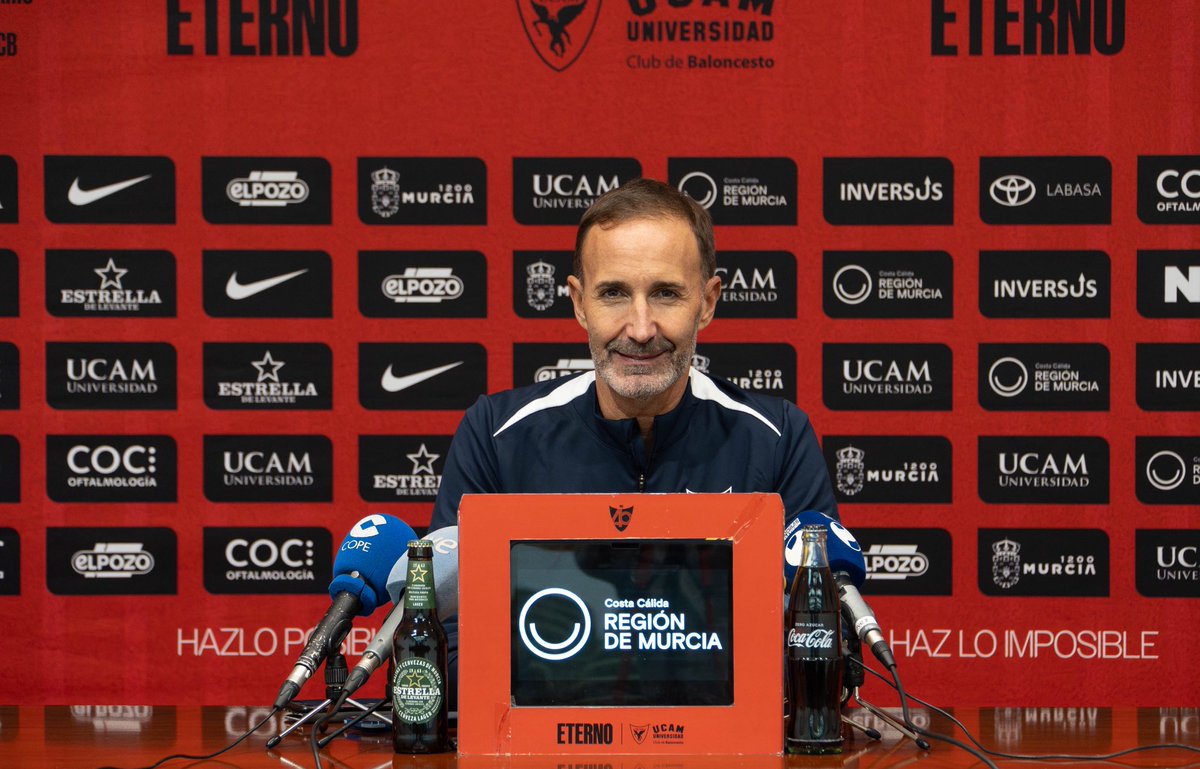 infoCBMurcia's tweet photo. Sito Alonso anuncia en rueda de prensa que el @UCAMMurcia ya tiene jugadores fichados.

"Ya hay dos o tres cosas importantes que van a ser la bomba" https://t.co/kAXMFnDJgf