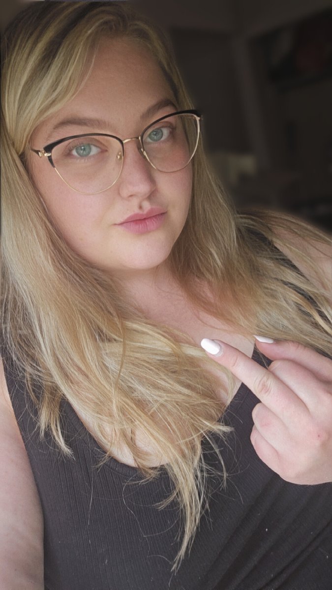 RhiOwnsU's tweet photo. Triggered. You're so easy it's pathetic. https://t.co/TI2JEWbkGj