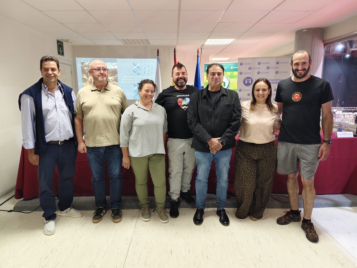 SemanaVerde's tweet photo. #ABANCASemanaVerde #SemanaVerde2026 #FERAMPOR #RazasAutóctonas #Porcino #GanaderíaSostenible #PatrimonioGenético #SectorPrimario @SomosABANCA @feiragalicia @SemanaVerde @SalimatAbanca @Turexpo https://t.co/vmTdPzg4DT
