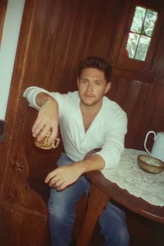 ximeeloveer's tweet photo. Holis soy xim (20/🇲🇽) sigo a Niall desde hace mucho tiempo mis canciones favoritas son heaven, still, tasted so good y flicker, ame todo dinner party y the show lo pude ver el 20/09/2024 ⭐️
Soy buena muti síganme 🫶🏼
#integracionlover #dinnerparty @thrndirectioner https://t.co/CFZ798EOPB