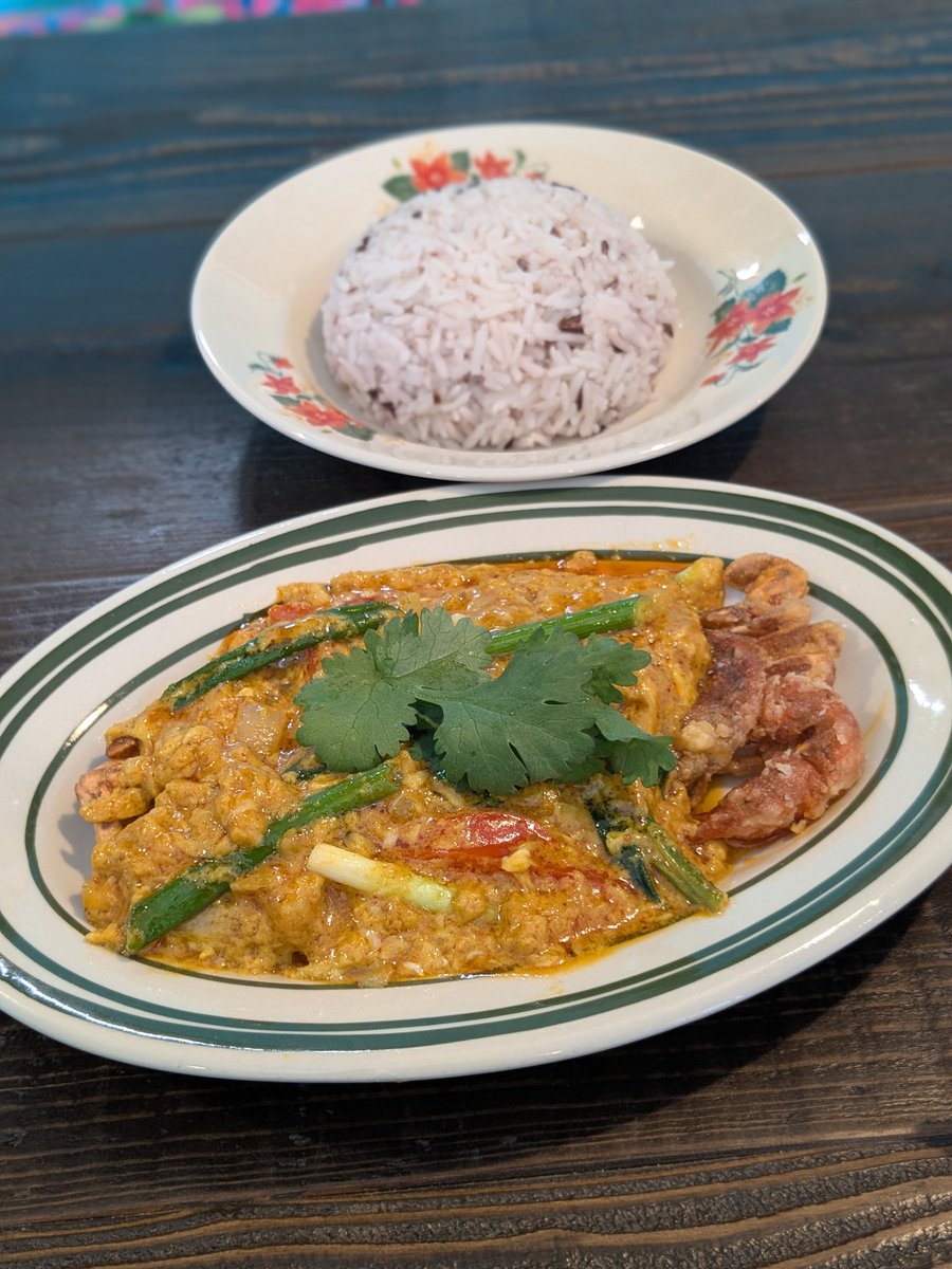 bainbax2's tweet photo. プーニムパッポンカリー
+Lunch Set
Thai kitchen na＠愛知県稲沢市
---
最近ハマっているプーニムパッポンカリー🇹🇭
優しい辛さでタマゴとココナッツミルクのマイルドさが際立ち美味🦀家で作るには特殊な調味料いるのかな…🤔
ランチセットの前菜は品数豊富で良き🙆
ご馳走さまでした🙏 https://t.co/Uu4AX7phRj