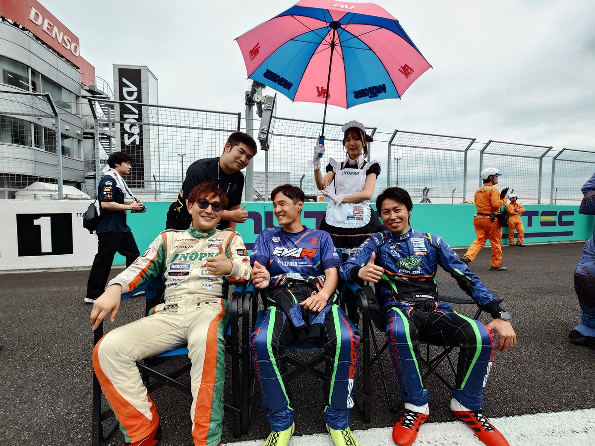 mana0724's tweet photo. はい、 #Megawebインストラクター軍団
 #大谷飛雄  #石澤浩紀  #木村貴洋 https://t.co/J9OUbQwh1C