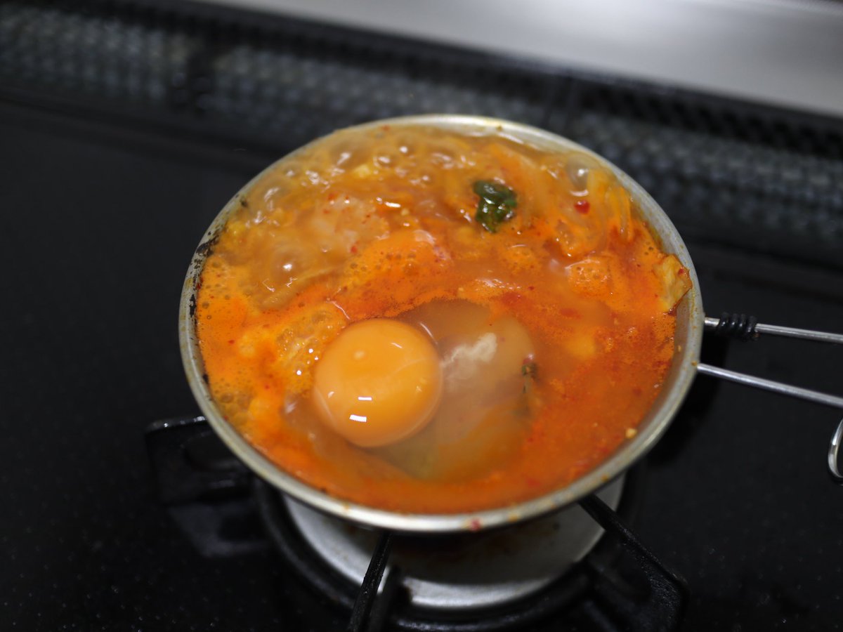 hijiki76's tweet photo. 昨日ためしに、シェラカップでチゲ作ったよー
できるもんだね、今度キャンプでやってみる
#キャンプ　#キャンプ飯 https://t.co/zwov0n06A1