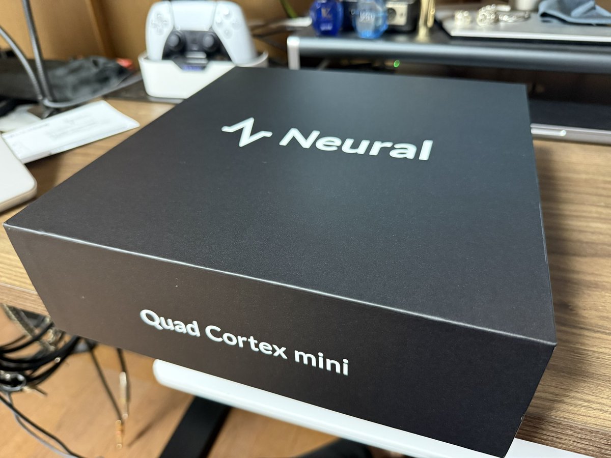 Session_guitar's tweet photo. Quad Cortex mini ゲットしたぜ!
これで手軽で自由に音作れる!
先輩方、いっぱいデータください笑笑
#quadcortexmini https://t.co/IcIDRC4vkY
