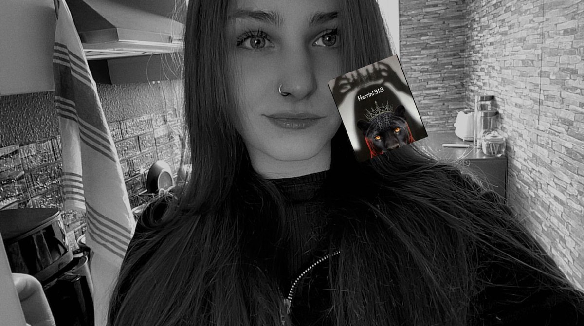 herrin1313's tweet photo. Frage an die Sklaven... 🐕

Was sind deine Kriterien um deine Herrin aus zu wählen? 🤔 
Ich bin gespannt auf was ihr so achtet, denn eigentlich müsstet ihr froh sein wenn euch überhaupt geantwortet wird &amp; ihr abdrücken dürft 😉 
#herrin #Sklave #socken #feet https://t.co/1Uv3ShIKYA