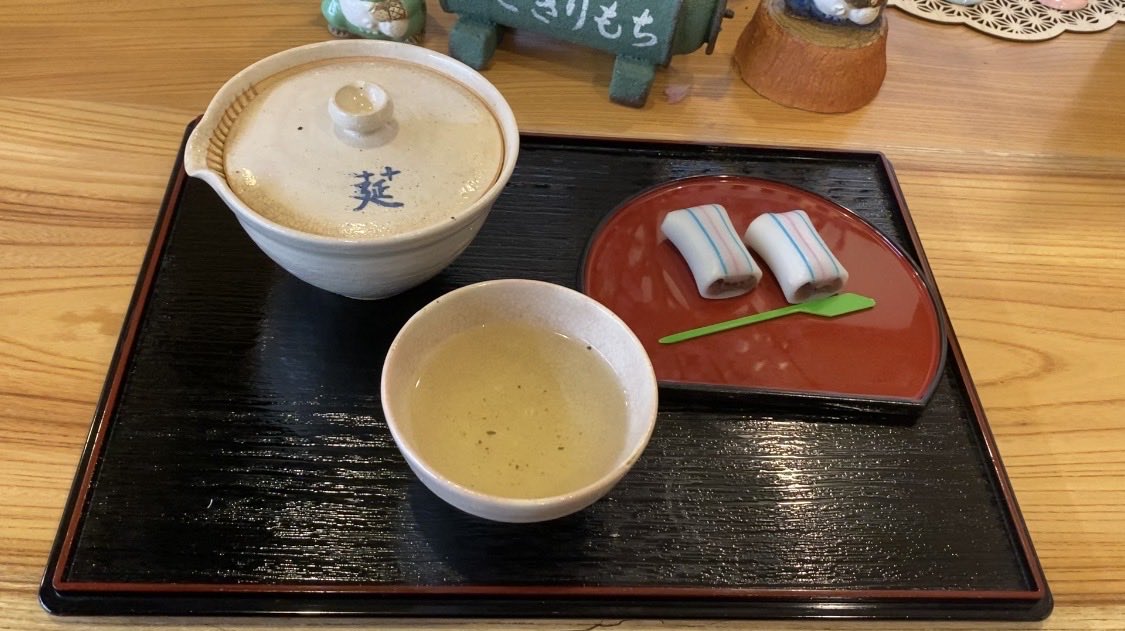 ujccyngp's tweet photo. 【第九百七話】滋賀最強パ��ースポット「多賀大社」を参拝&amp;食べ歩き！！名物「糸切餅」を堪能し、多賀サービスエリアへ！！（真冬の滋賀と岐阜のグルメを... https://t.co/Kz9P6lIRmc @YouTubeより

#tagataisya 
#多賀大社
#パワースポット
#多賀大社食べ歩き
#多賀SA https://t.co/ZioJcCyHTM
