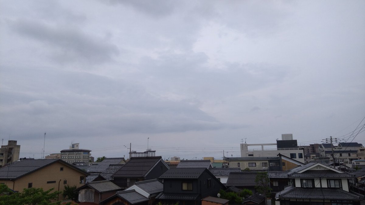 otenkiya5032's tweet photo. 6/7(日)
#滋賀県長浜市 の #天気

今朝の #長浜 はくもりです。

【今日の天気】
前線や低気圧の影響で雲が広がりやすく、午後を中心に雨が降るでしょう。

【明日の天気】
湿った空気の影響で雲が広がりやすく、夕方以降は雨の降る所がある見込みです。 https://t.co/afvMyjTXKE