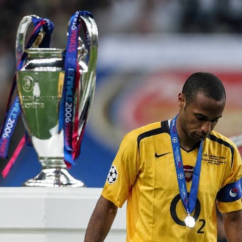 QUEENOFDBLUES1's tweet photo. Thierry Henry ran away to Barcelona to win his only UCL 🏆 after failing with Arsenal.

Didier Drogba stayed to win his UCL 🏆 with Chelsea after failing in his first attempt. 

Choose your legend wisely https://t.co/daKenqArTy
