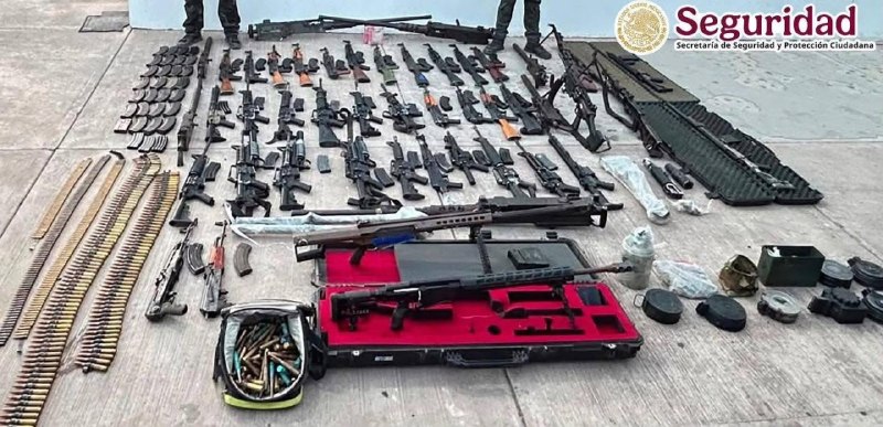 EJTO_FAM_GN's tweet photo. FUERZS FEDERALES ATORAN UN "ARSENAL MALANDRO" EN BADIRAGUATO, SINALOA.

 Aseguran una camioneta con 50 arm4s de fuego, entre ellas un fusil Barret, siete ametrallador4s antiereas, tres fusiles de precisión y cinco lanzagranad4s, en #Badiraguato, #Siinaloa. @Defensamx1 @GN_MEXICO_ @ComandanteFAM 
@cesargutipri @adnnoticiasmx @Milenio @proceso @CiroGomezL @infobaemexico @Libro_negro_ @JaliscoRojo @bibianabelsasso @porktendencia @Radio_Formula @lopezdoriga @latinus_us @MLopezSanMartin @CANAL44TV