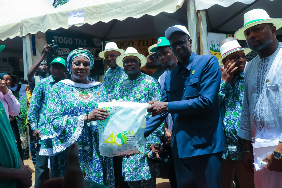SAAMali35743964's tweet photo. 🌿 SAA Mali a pris part au lancement officiel de la 27ᵉ édition de la Quinzaine de l’Environnement 2026 à Bamako.

À travers un stand technique interactif, SAA a présenté des innovations en faveur de l’agriculture durable, de la santé des sols et de la résilience climatique https://t.co/Va00mE7OcK