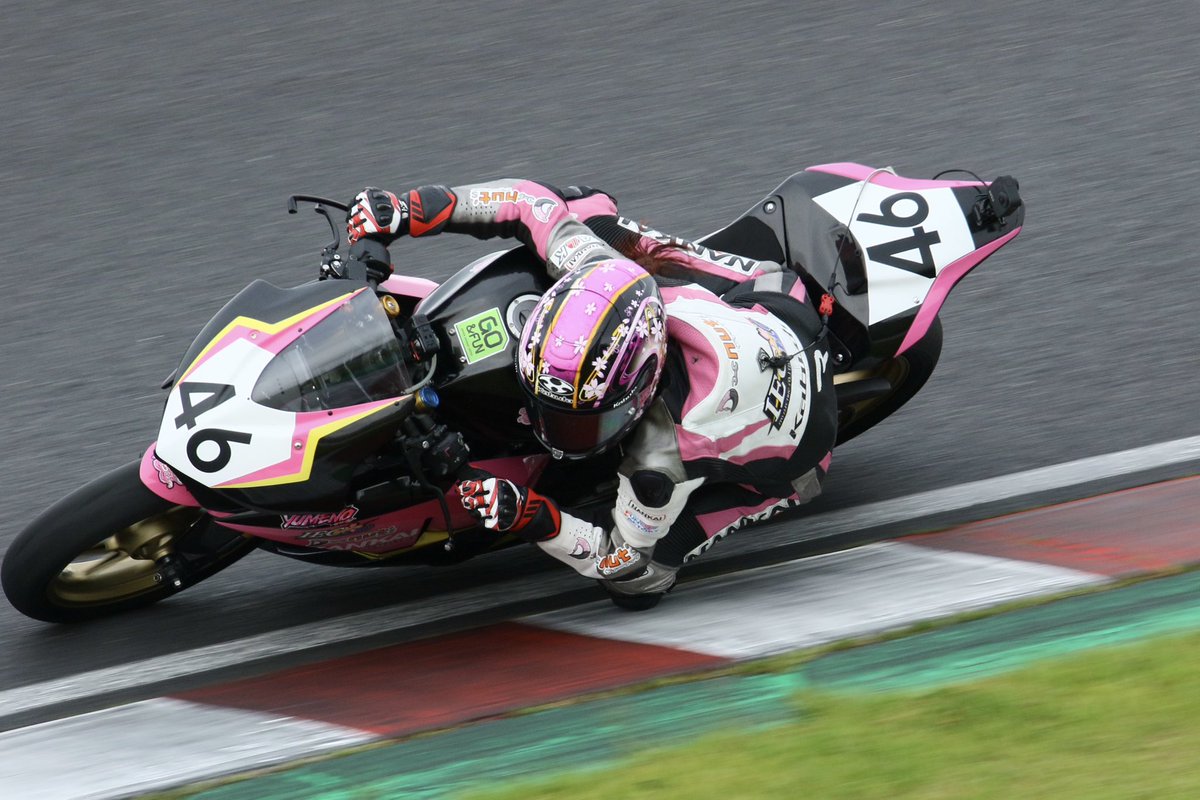 99y_m_'s tweet photo. おはようございます☁️

鈴鹿サンデーロードレース決勝日です💫
🌸8:00〜スタート進行
🌸8:15〜決勝レース🏁

YouTube配信📹
▶︎ https://t.co/MkEDiA7u2J

お天気もちますように💭
表彰台獲得目指して頑張ります🤟🏻
応援よろしくお願いします💅✨

#鈴鹿サンデーロードレース #ogkkabuto #南海部品 #goandfun