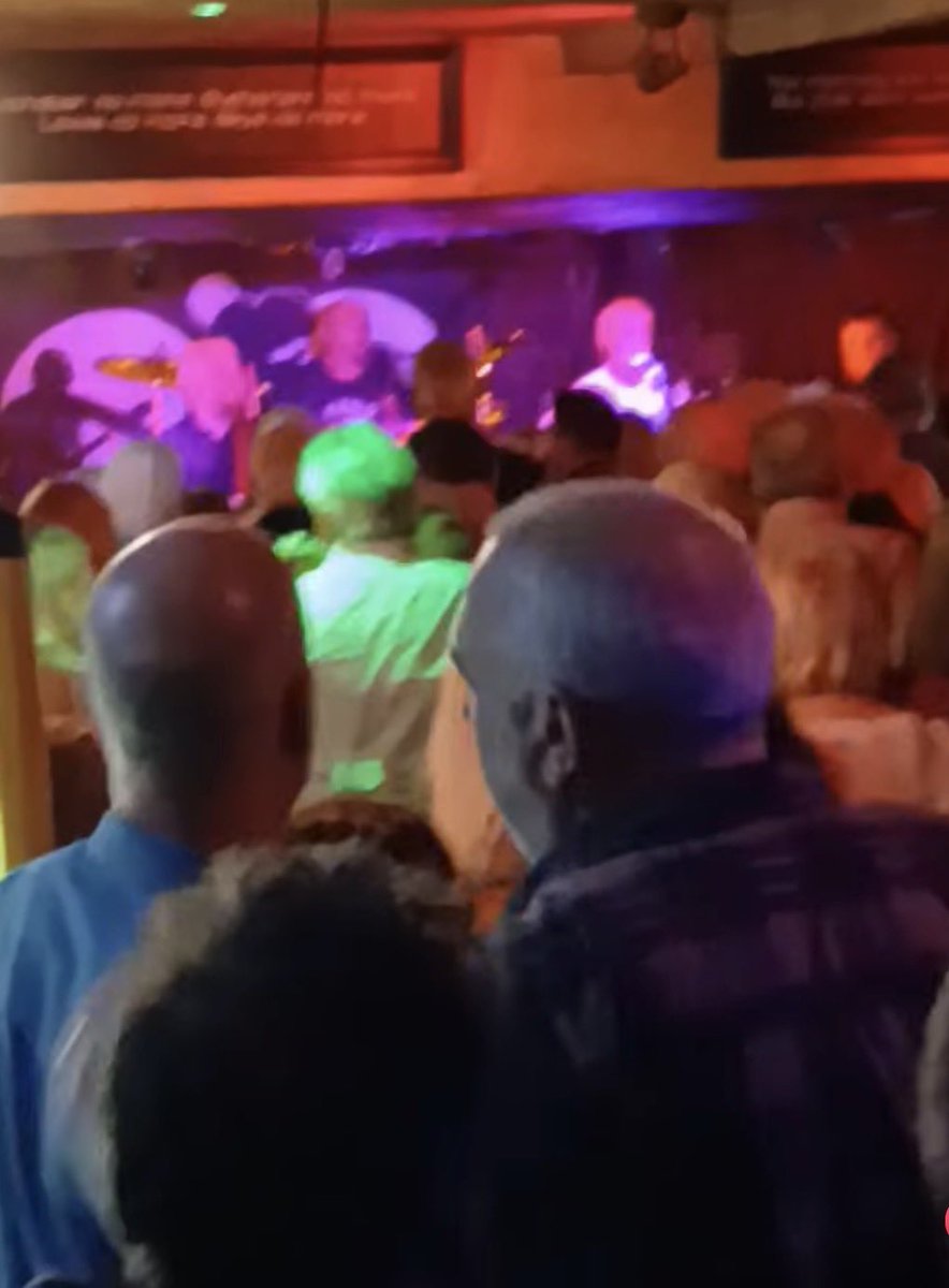 Drumslinger's tweet photo. Thanks to everybody who came along and made it a gig to remember.
The place was jumping!
🎼👍🎼 https://t.co/WKp4Yq1qMm