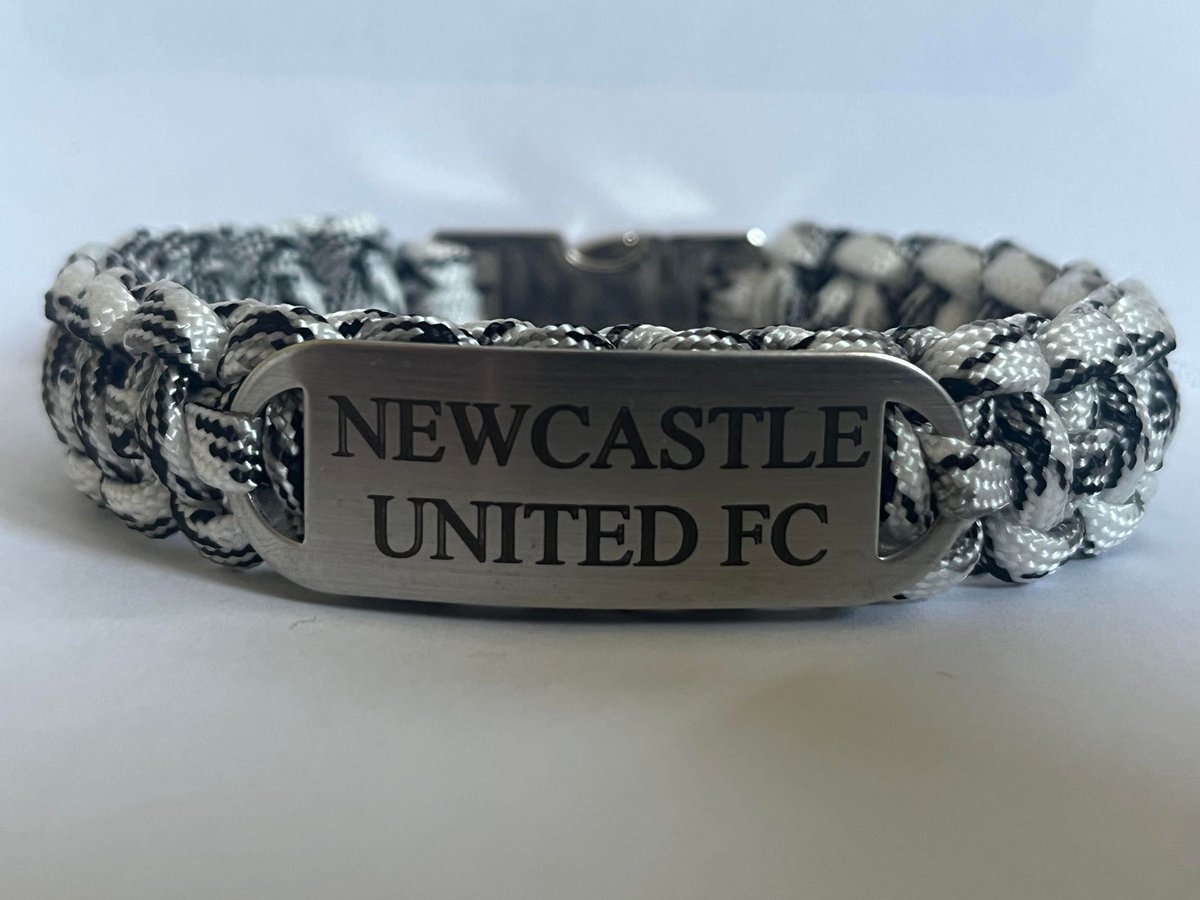 CMPBA81's tweet photo. @kendallrowanx 

Please RT and show your support 

All my paracord bracelets are individually engraved 
and handcrafted by me. 

If anyone would like to support me, 
Please get in touch 

This is my story
https://t.co/ftn3Wsd96H https://t.co/D469E9psk8