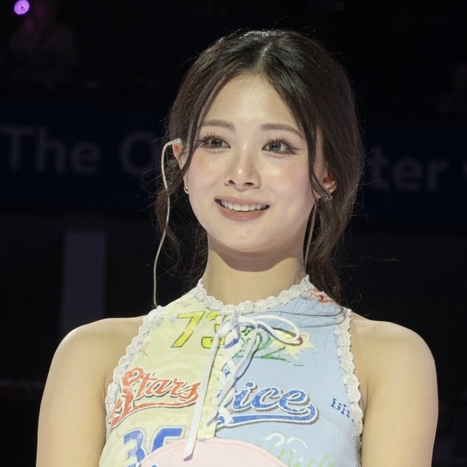 PcTzuyu's tweet photo. 260603 London. 
Tzuyu 表情包 1

#TWICE #트와이스 #THISISFOR
#TWICE_THISISFOR_WORLD_TOUR_IN_LONDON
#Tzuyu #쯔위 https://t.co/nBrbjdV8NZ