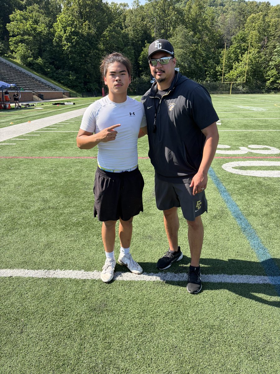 NathanSongQB1's tweet photo. Had a great day @FerrumFootball thank you @coach_ksherman @Coach_AjHopke @coach_J_Santi Excited to be back!! Got better today and competed. 
@b_benson17 @_InBigTime @WillVapreps @VAQB8 @PrepRedzoneVA @208RISINGSTARS @carljfred @ForestParkHSFB https://t.co/iYEH0ZYzHB