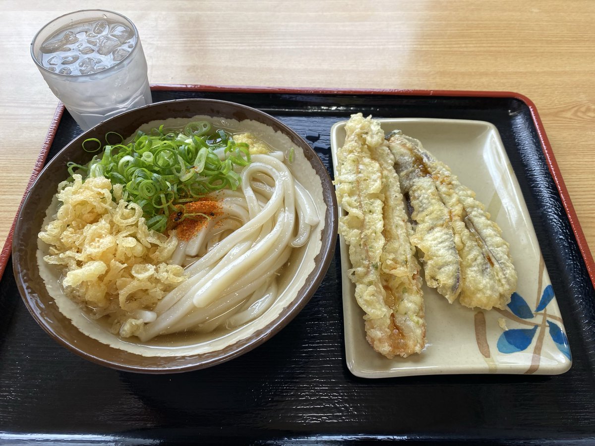 MocomocoHead's tweet photo. おはようございます
せっかくの日曜日だけど雨ツヨシ☔️

朝メシ作るの面倒くさいから、食べに…
いただきやす🙏 https://t.co/LrupJ70YFd