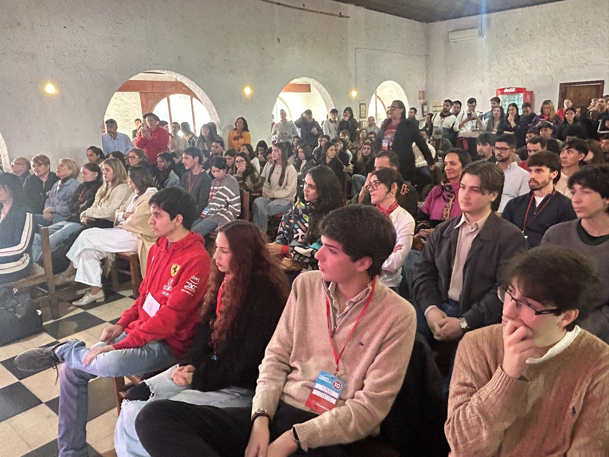 ConradoRodUy's tweet photo. Hoy sábado más de 500 jóvenes de Vamos Uruguay de todo el país se dieron cita en la Sociedad Rural de Durazno!

Encuentro, camaradería, formación y construcción del porvenir!!!
Felicitaciones a los anfitriones!
@renovacionyc_uy presente junto a @PedroBordaberry https://t.co/rjFkS77dnx