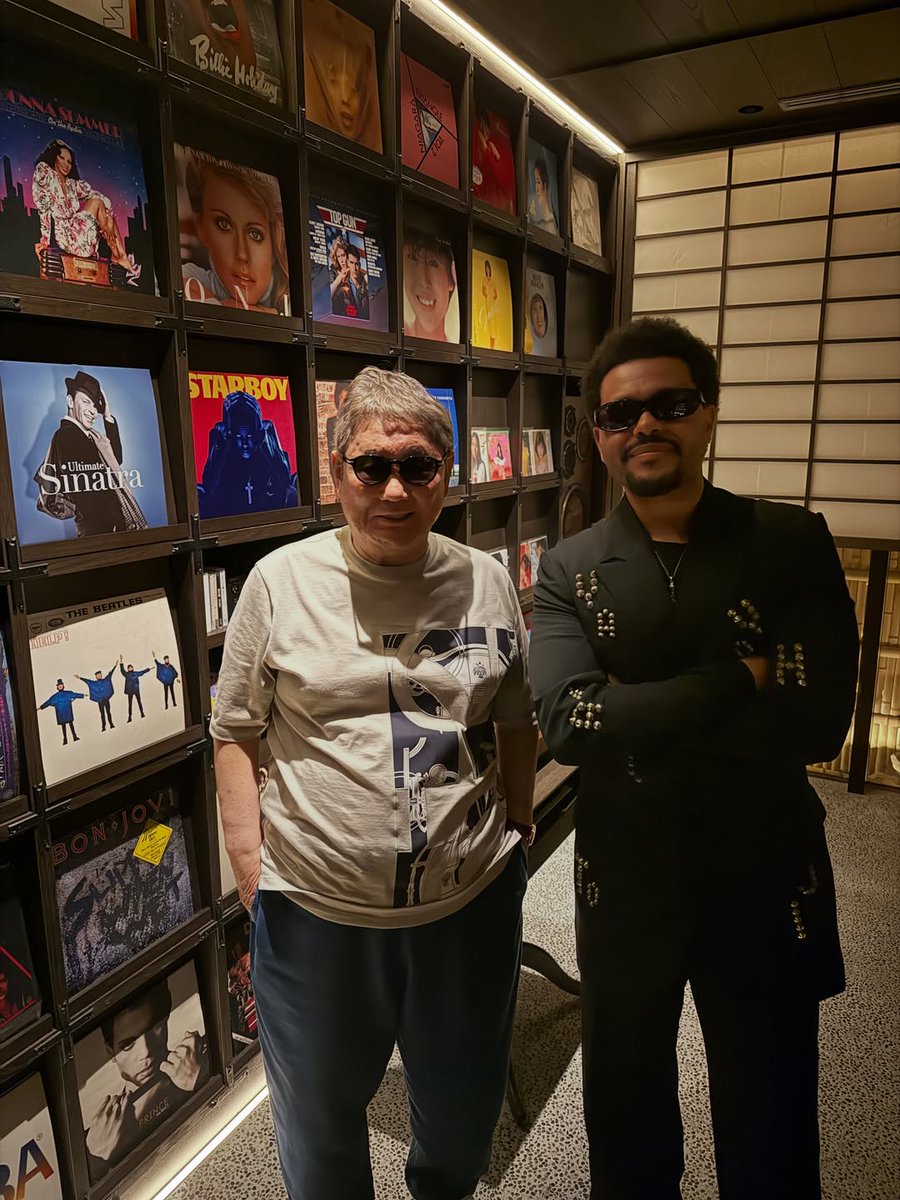 Ds2nRq's tweet photo. The Weekndとビートたけし。
日本で興味深い動きをしているThe Weeknd
来日公演や次作への布石なのでしょうか。 https://t.co/BtLF4xSsUz
