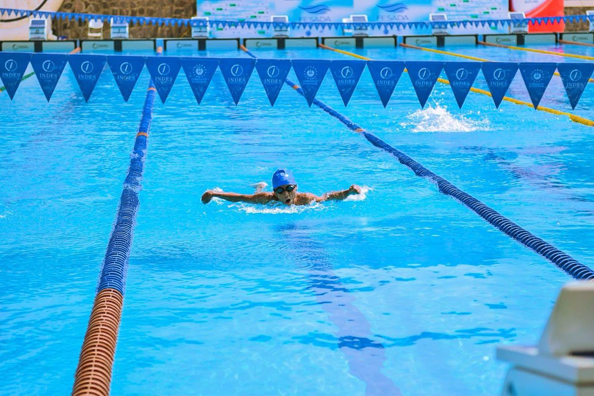 SS_IMDER's tweet photo. 🏊‍♂️💙 Nuestro Club de Natación del Complejo Deportivo Don Rua participa en el Campeonato Nacional de Piscina Larga, llevando consigo el esfuerzo y la disciplina de cada entrenamiento. https://t.co/6HwJ7nXQ61