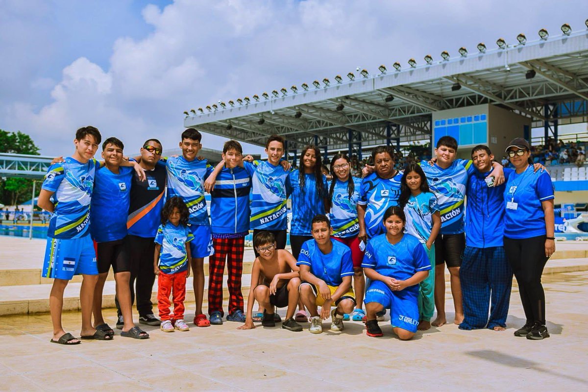 SS_IMDER's tweet photo. 🏊‍♂️💙 Nuestro Club de Natación del Complejo Deportivo Don Rua participa en el Campeonato Nacional de Piscina Larga, llevando consigo el esfuerzo y la disciplina de cada entrenamiento. https://t.co/6HwJ7nXQ61
