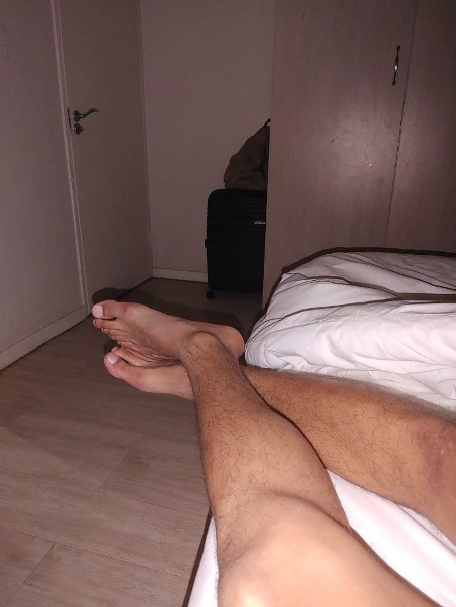 Magicalistical's tweet photo. Need a pedi ! https://t.co/wWheckaXTC