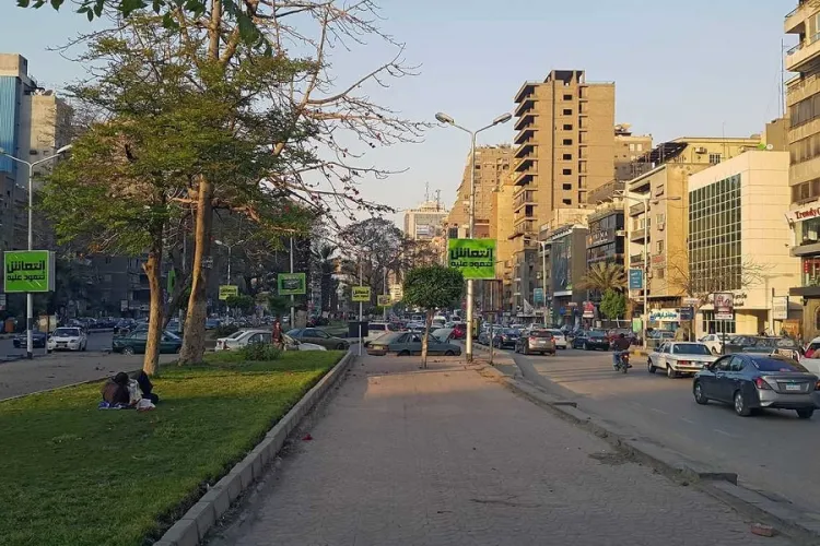 Helplessly38523's tweet photo. When they demolish buildings in Egypt, the land turns into a parking lot, very embarrassing.

Sometimes they demolish green spaces to build a metro and instead of replanting they turn it into a massive parking lot. https://t.co/MCSYBDiB8t