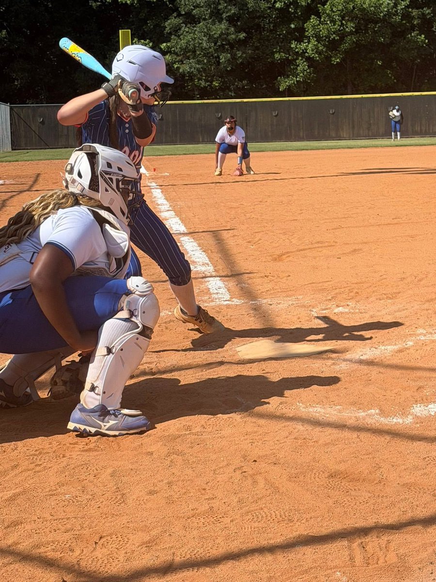 Janay2030's tweet photo. That’s me behind the plate! At third that’s my girl @aryanna_owens14 and in the outfield is baby sis @DSmith2032 we finished the day 1-1 at the @triplecrownspts zoom into June showcase. We have two more tomorrow and one on Monday! 
@DukesFlowers 
@SKG_Softball 
@BigCoachMarvin 
@PlayBookAthlete