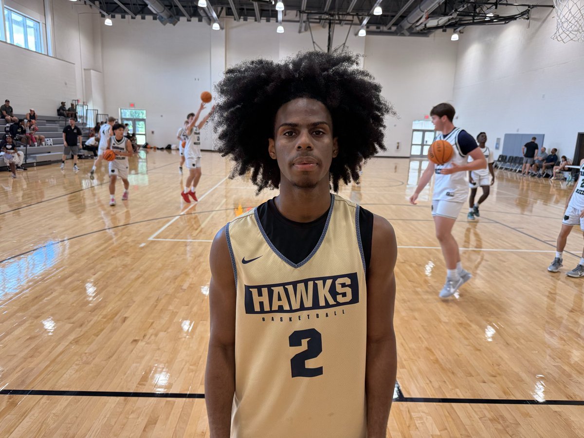 RoseySportsUSA's tweet photo. 2027 PG Brandon Bell is a great leader on the court. He thrives in game managing situations, controls the tempo, makes great decisions and scores the ball well. https://t.co/QXeJNXPWvG