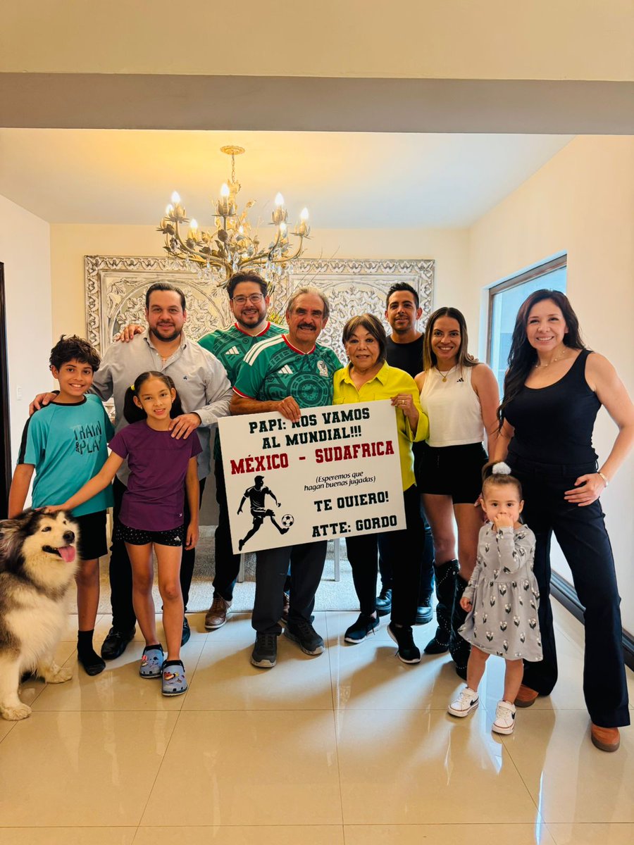 martha_garay's tweet photo. ¡Viva la familia! https://t.co/T7rf4dIgi6