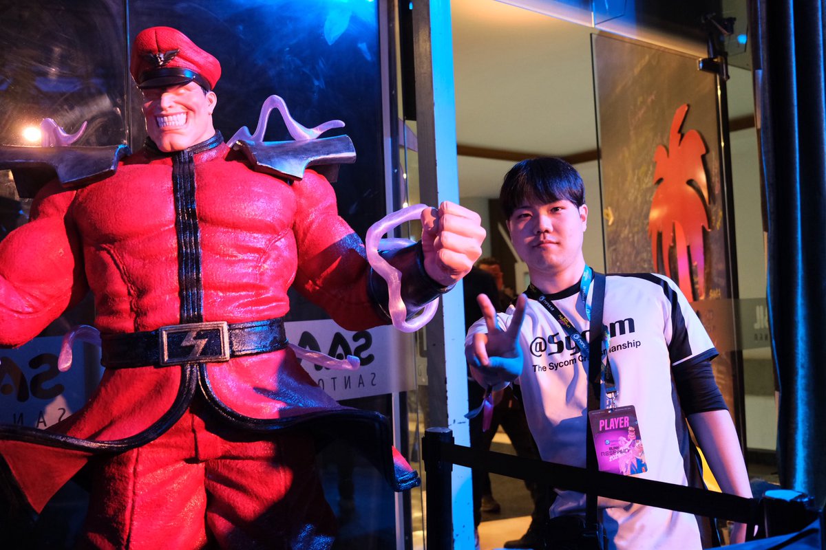 Sycom_eSports's tweet photo. 【BLINK RESPAWN 2026🇩🇴Day2】

泳いで泳いでTOP32！
まだまだ泳ぎます
🏊🏊🏊🐳

#SYCWIN https://t.co/iAEWnlJ80H