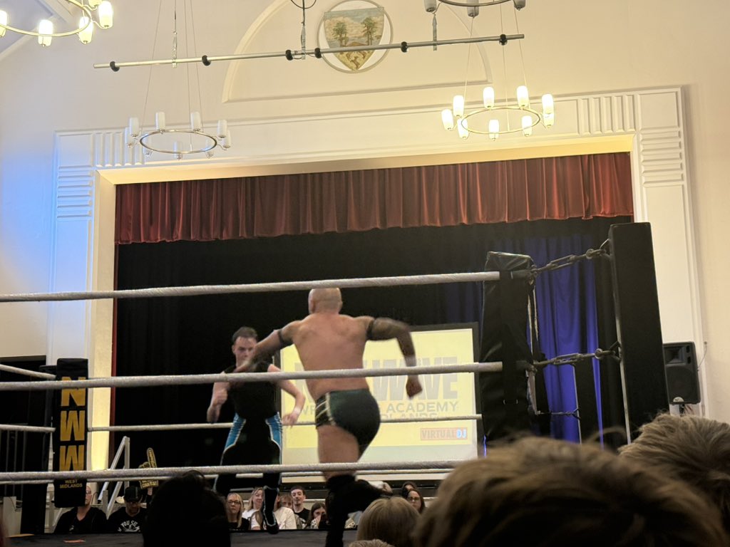 _AndrewKM's tweet photo. Excellent show tonight at @NWW_WestMidland Kidsgrove collision course, really fun from start to finish with an excellent main event between Jack Knudsen and Spike Trivet! https://t.co/RBwNW4FpVn