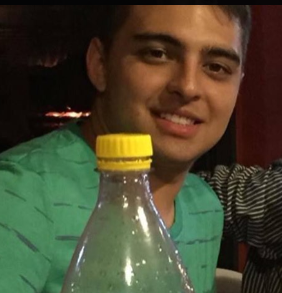 azdanix's tweet photo. @AndresAltesor @therealbuni @Ezequie3138445 uruguy? eso es un pueblito para nosotros, aparte marron dices ?? jajajaj  esto es un aleman villero no me hagas reir tanto jajajaja https://t.co/j9BBvOpbb6