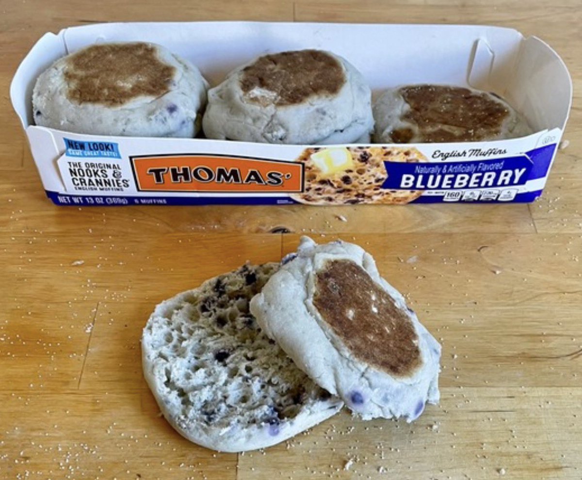 WallStreetApes's tweet photo. The color on Thomas English muffins doesn't come from nature. It comes from a lab experiment

These are very popular in America and they contain chemicals that cross the blood brain barrier

These English muffins contain Blue 1, Blue 2, and Red 40

- The Blue 1 acts to give this vibrant blue color that you can see in the blueberries here, but that's not natural
- Blue 1 is considered the worst artificial dye out there because it has been known to cross the blood-brain barrier
- Some studies show that this is a neurotoxin and increases hyperactivity in kids and increases risk of kidney tumors

They also contain thickeners, emulsifiers and preservatives