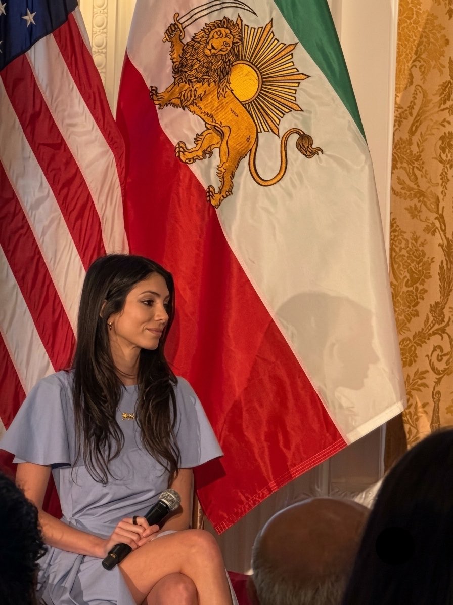 KingOf_Iran's tweet photo. Imagine a Middle East where a brave, determined, deeply Iranian and patriotic woman sits on the throne. https://t.co/kwZhY5vb17