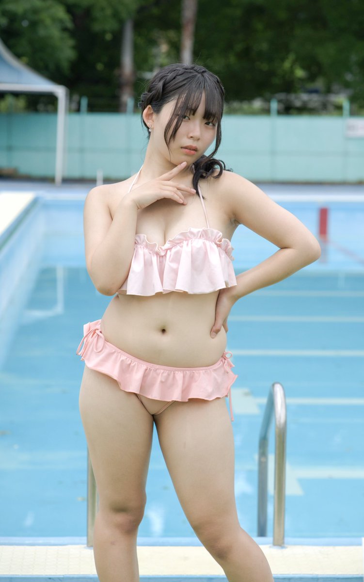 nakasiman0803's tweet photo. おはようございます☀️
#関西プールフェス 

元アイドル 現役JKの白瀬藍子さん（@siraseaiko ) https://t.co/b1Mli8c2zX