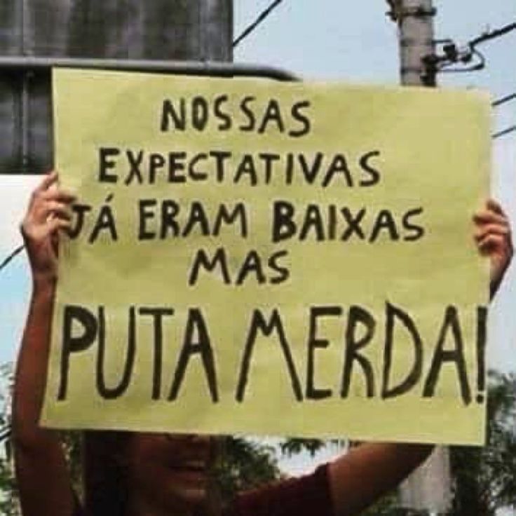 biabatella's tweet photo. Se continuarem jogando assim a gente não sai nem da fase de grupo #BRAxEGI https://t.co/fFUDObSNhD