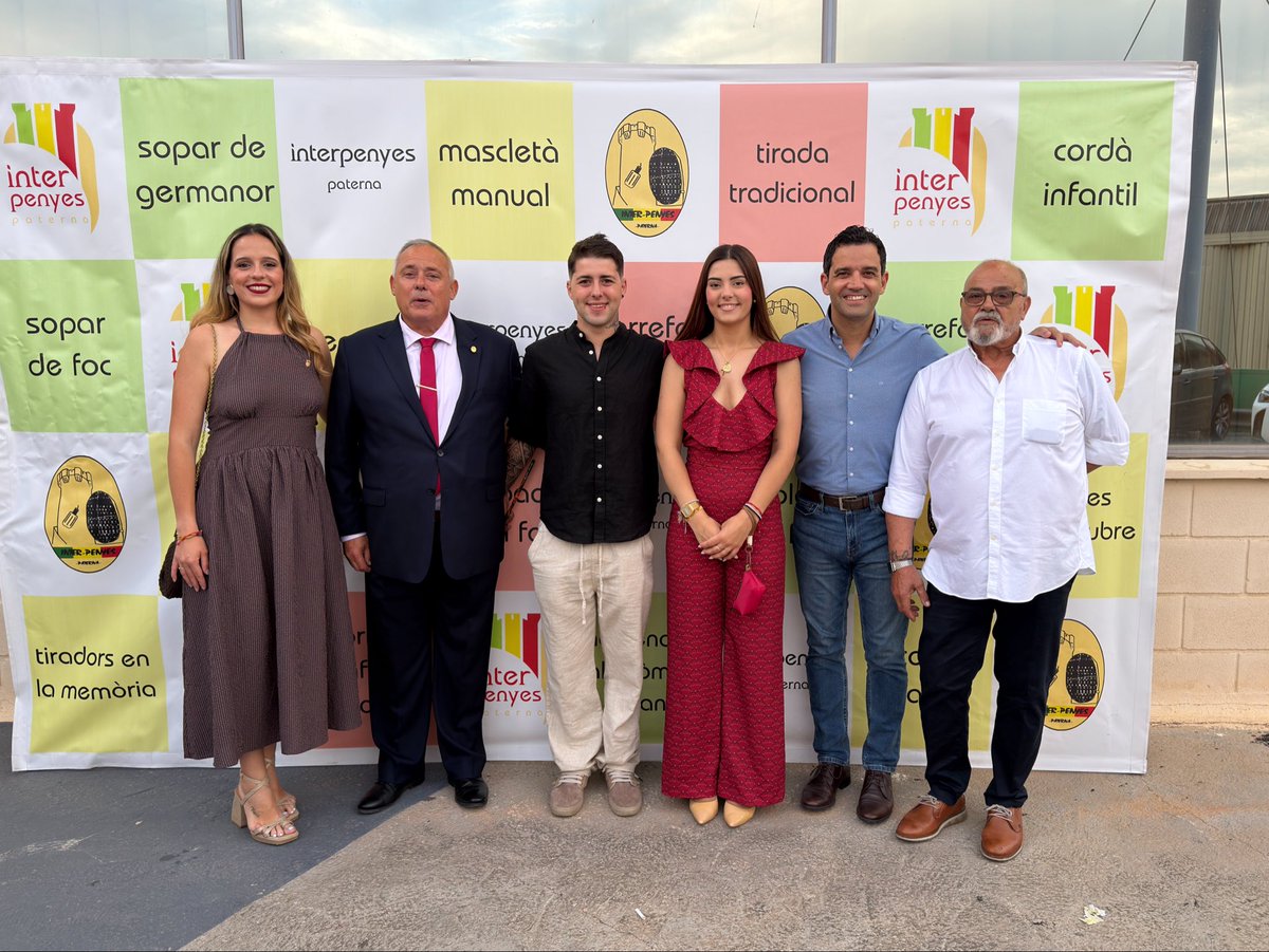 SagredoMarco's tweet photo. Acompanyem la nostra Federació Interpenyes en el seu #SoparDelFoc 2026 🔥

Una nit per gaudir i celebrar la passió de Paterna pel foc i la pólvora.

Enhorabona a totes les persones distingides que fan gran la nostra festa 👏🏻 https://t.co/5QdrLctq3Q
