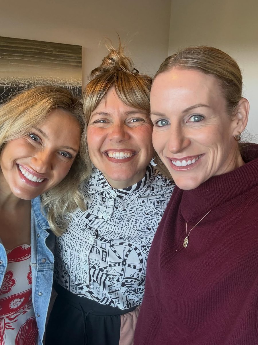 hannah_Christop's tweet photo. Healthy -  Hallelujah
Wealthy - Hallelujah
Happy - Hallelujah
Surrounded by incredible friends - Hallelujah ✨
Nearly a whole week together at our retreat last week and still didn’t get a selfie with everyone but at least the memories live on ❤️ https://t.co/PrrQVEY2Jk