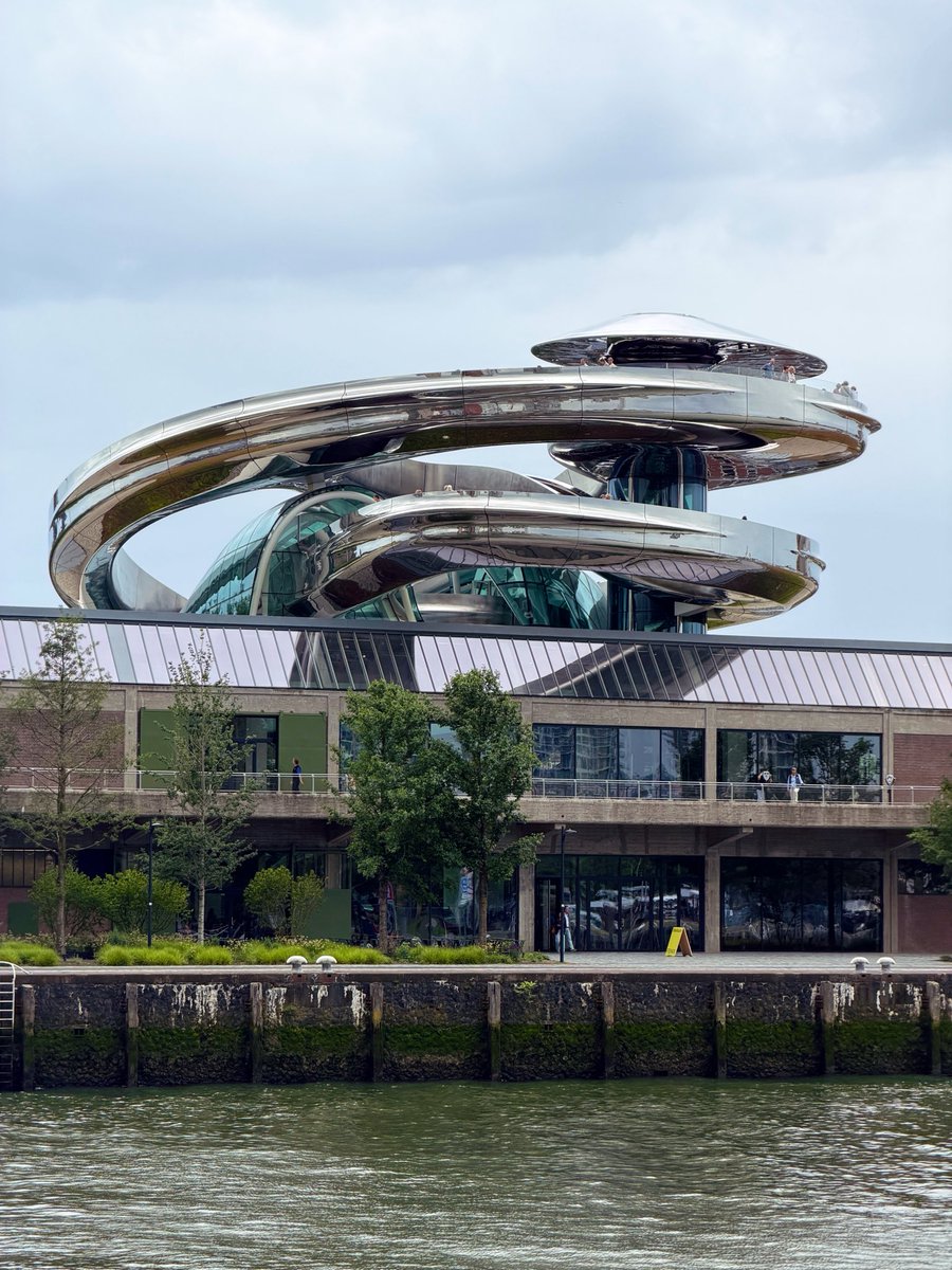 mathmiranda's tweet photo. obcecado por Rotterdam https://t.co/6DVgMpjabw