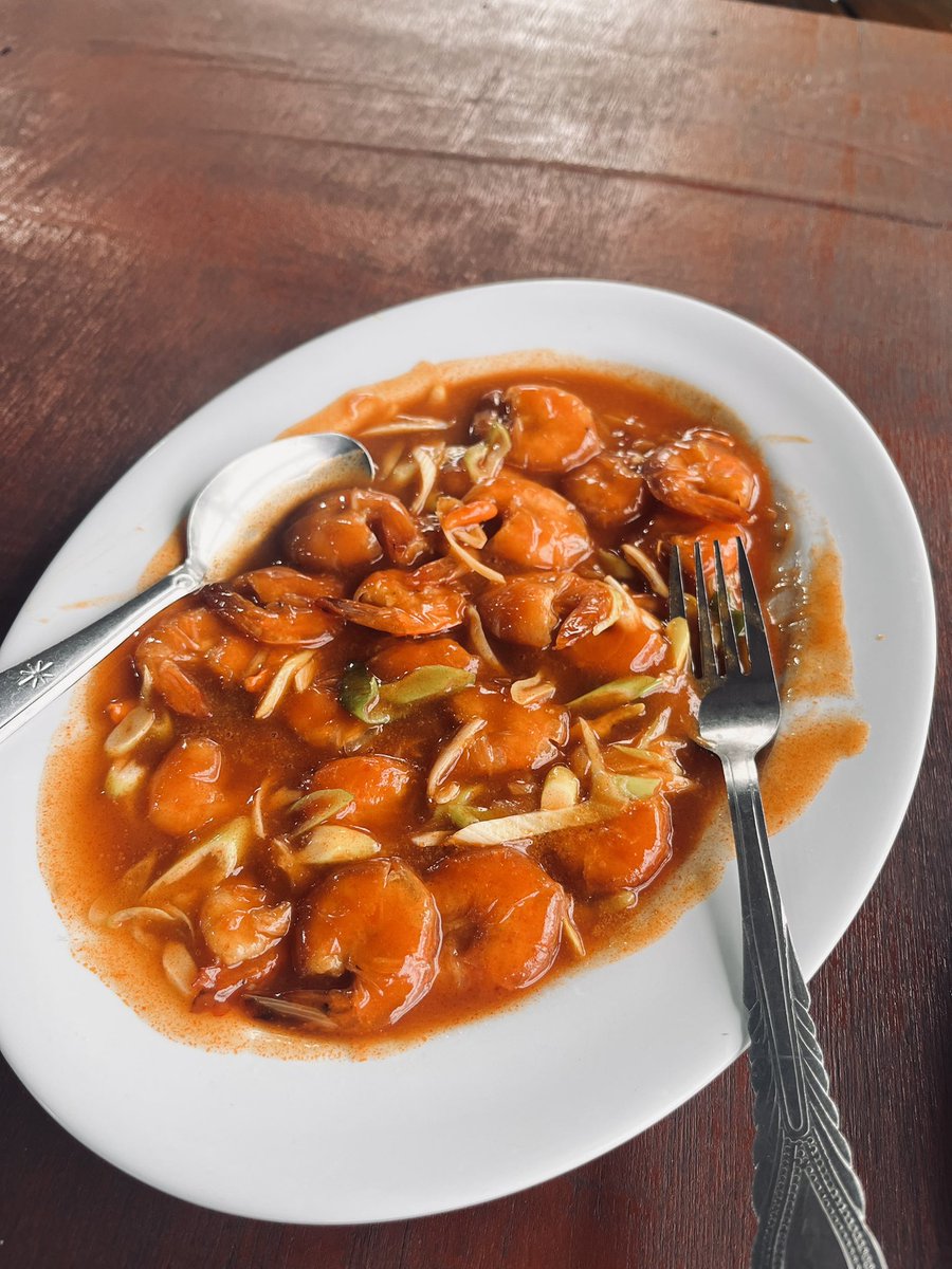 theyenvije's tweet photo. Nemu Biskuat Bolu, bingung pilih minuman, makan, AI https://t.co/zzwtdGlgyQ