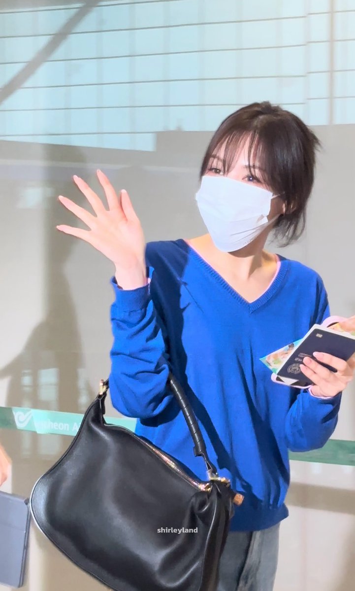 shirleyland221's tweet photo. 260607 ICN
고생했어용🥹 잘 다녀와요~💙
#웬디 #WENDY https://t.co/d99PzDT6jr