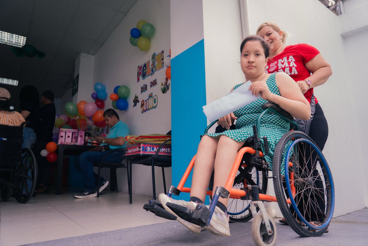 alcaldiagye's tweet photo. ♿ La Dirección de Inclusión Social entregó 150 ayudas técnicas a personas con movilidad reducida de distintos sectores de Guayaquil. 🩺 Sillas de ruedas, andadores, bastones y otros implementos mejoran su bienestar y el de sus familias. 🤝 Una acción que sigue ampliando oportunidades con @aquilesalvarez 

#AsíSeHaceGuayaquil #CiudadDeTodos #GuayaquilNoSeDetiene
@taticoronelf