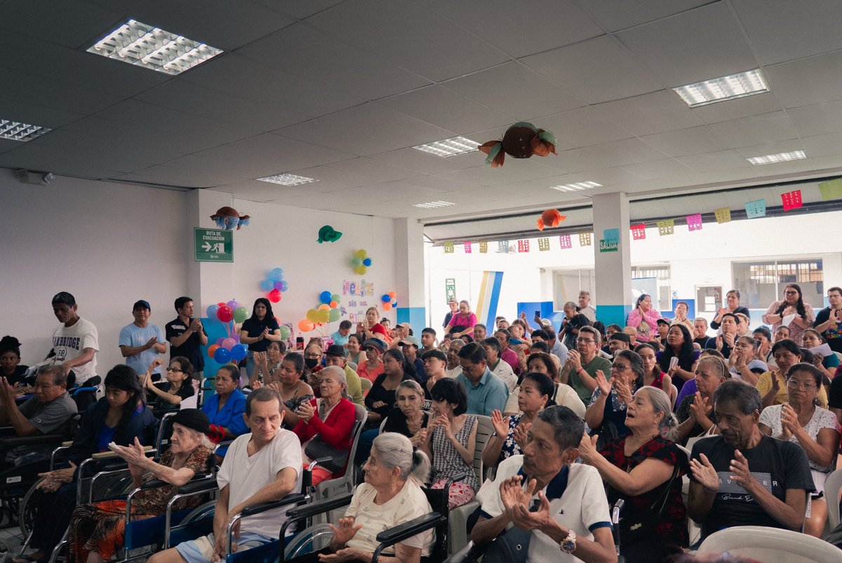 alcaldiagye's tweet photo. ♿ La Dirección de Inclusión Social entregó 150 ayudas técnicas a personas con movilidad reducida de distintos sectores de Guayaquil. 🩺 Sillas de ruedas, andadores, bastones y otros implementos mejoran su bienestar y el de sus familias. 🤝 Una acción que sigue ampliando oportunidades con @aquilesalvarez 

#AsíSeHaceGuayaquil #CiudadDeTodos #GuayaquilNoSeDetiene
@taticoronelf