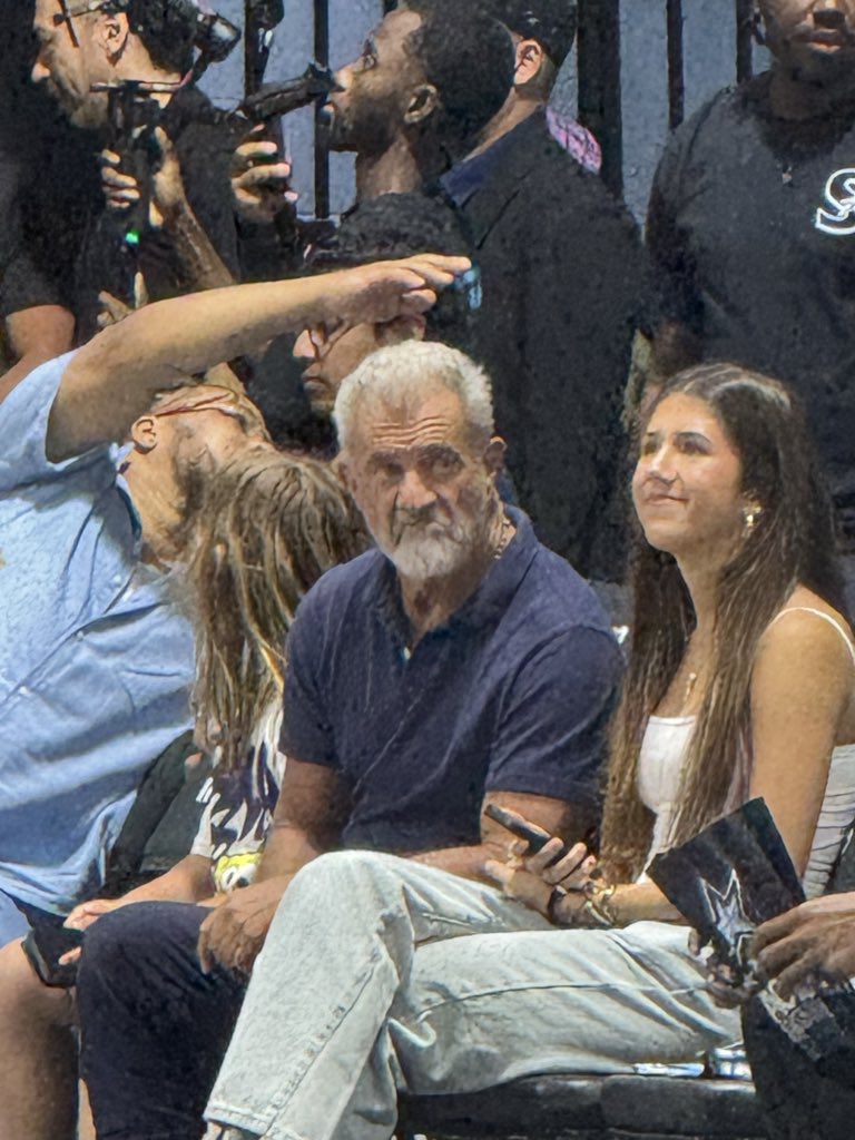 JustEsBaraheni's tweet photo. Mel Gibson is here in Scarborough watching the Shooting Stars in crocs! https://t.co/9PqDMwXl29